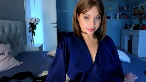 Snapshot of sialone chatting on 10.27.25 sialone online show from 10.27.25