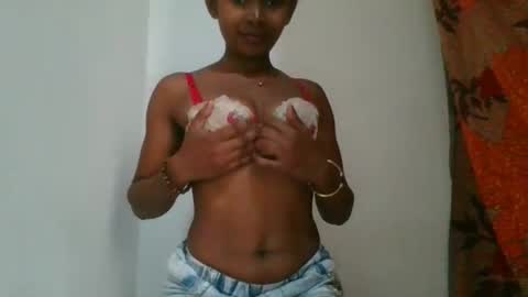 Snapshot of sianna9784 chatting on 10.23.25 sianna9784 online show from 10.23.25