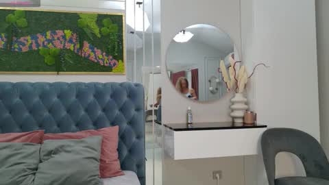 Snapshot of siennapierce chatting on 09.16.25 Sienna online show from 09.16.25