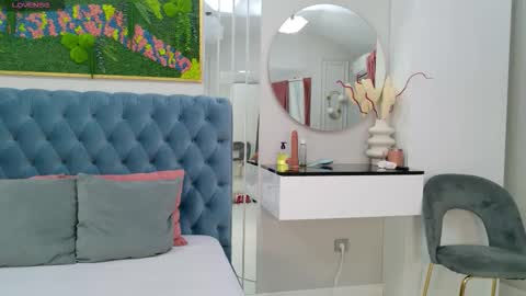 Snapshot of siennapierce chatting on 09.28.25 Sienna online show from 09.28.25