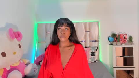 Snapshot of sierra_violet chatting on 12.03.24 sierra_violet online show from 12.03.24