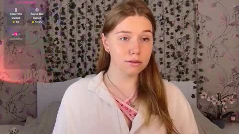 Chloe online show from 10.06.25