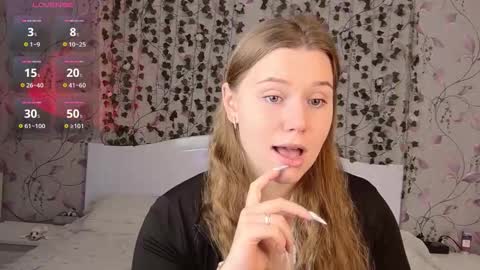 Chloe online show from 10.24.25