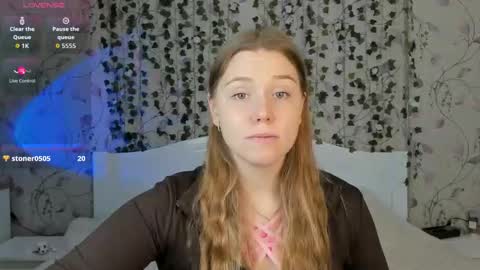 Chloe online show from 10.31.25