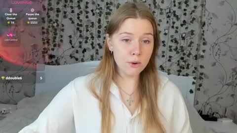 Chloe online show from 11.21.25