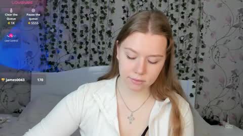 Chloe online show from 11.25.25