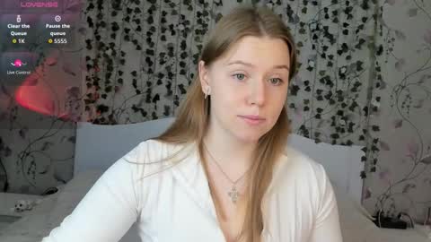 Chloe online show from 11.27.25