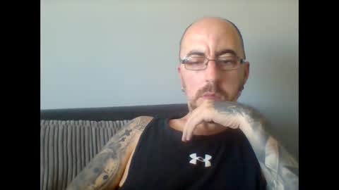 Snapshot of silent_v_81 chatting on 09.24.25 Silent V online show from 09.24.25