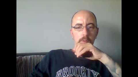 Snapshot of silent_v_81 chatting on 10.05.25 Silent V online show from 10.05.25