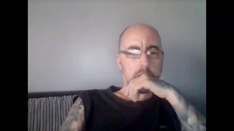 Snapshot of silent_v_81 chatting on 10.16.25 Silent V online show from 10.16.25