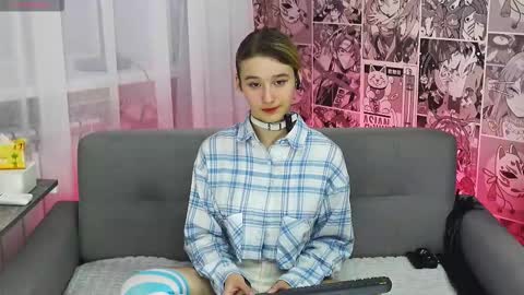 Snapshot of silva__tail chatting on 10.16.25 Silva online show from 10.16.25