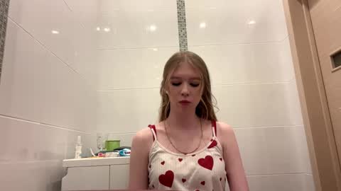 AURELIA online show from 12.04.25