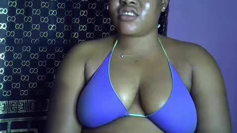 Snapshot of silver_baby06 chatting on 10.15.25 silver baby06 online show from 10.15.25