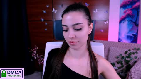 Snapshot of silvia_queen1 chatting on 12.01.24 Silvia nude in pvt online show from 12.01.24