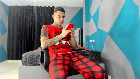 Snapshot of simonkeler chatting on 12.08.24 SIMON KELER online show from 12.08.24