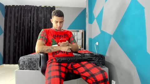 Snapshot of simonkeler chatting on 12.09.24 SIMON KELER online show from 12.09.24