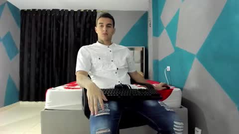 Snapshot of simonkeler chatting on 01.06.25 SIMON KELER online show from 01.06.25