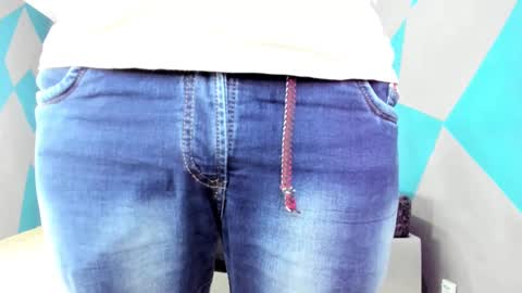 Snapshot of simonkeler chatting on 02.05.25 SIMON KELER online show from 02.05.25