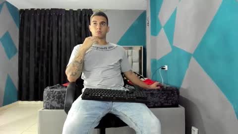 Snapshot of simonkeler chatting on 02.20.25 SIMON KELER online show from 02.20.25