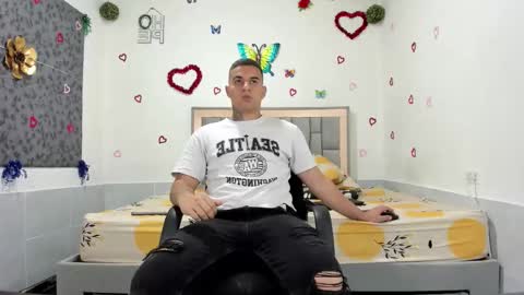 Snapshot of simonkeler chatting on 09.09.25 SIMON KELER online show from 09.09.25