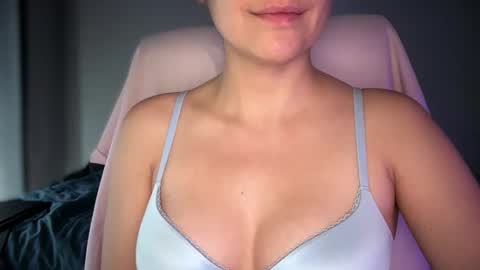 Snapshot of sindrastone chatting on 09.09.25 Sindra online show from 09.09.25