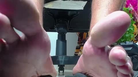 only foot                         worshipers here online show from 01.17.25