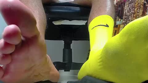 only foot                         worshipers here online show from 01.17.25