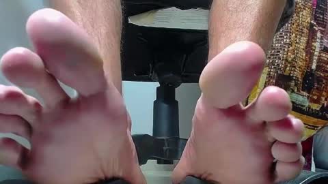 only foot                         worshipers here online show from 01.21.25