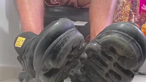 only foot                         worshipers here online show from 01.30.25