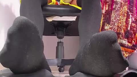 only foot                         worshipers here online show from 02.09.25