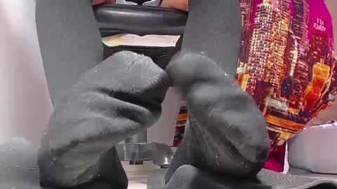 only foot                         worshipers here online show from 02.11.25