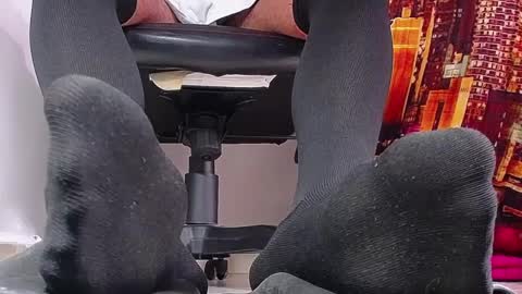 only foot                         worshipers here online show from 03.06.25