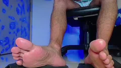 only foot                         worshipers here online show from 11.03.25