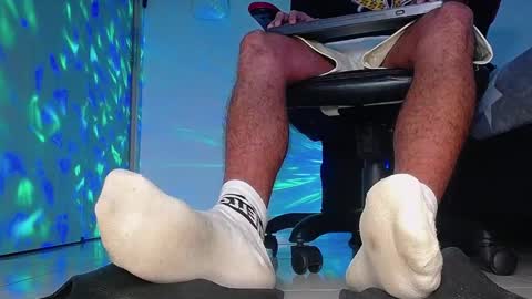 only foot                         worshipers here online show from 11.13.25