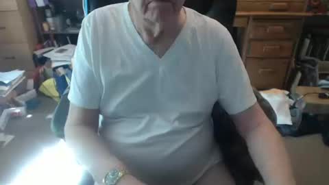 Snapshot of sjbottomboi chatting on 10.09.25 sjbottomboi online show from 10.09.25