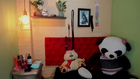 Snapshot of skarlettkray chatting on 12.31.24 Skarlet online show from 12.31.24