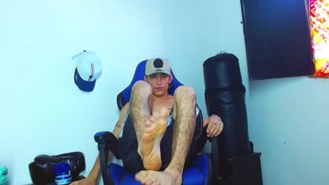 Snapshot of skinny_marked chatting on 01.18.25 skinny marked online show from 01.18.25