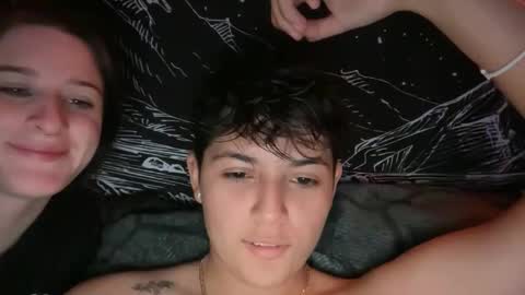 Snapshot of skinnyangel21 chatting on 11.29.25 skinnyangel21 online show from 11.29.25