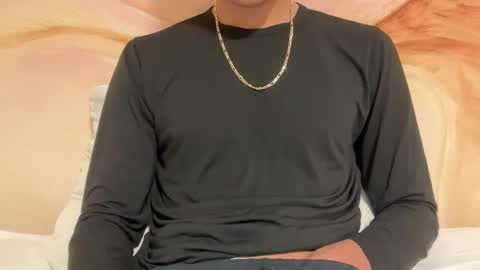 Snapshot of skinnypapi chatting on 10.03.25 papi online show from 10.03.25