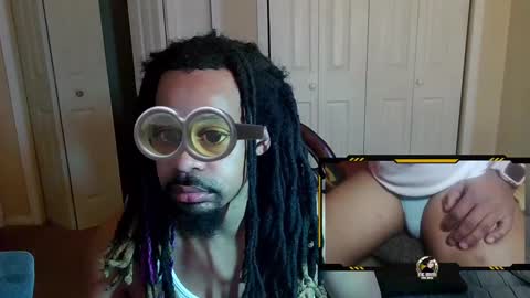 Snapshot of skinzandbait chatting on 12.15.24 strokerpoker online show from 12.15.24