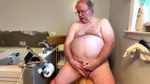 Snapshot of skipstar chatting on 10.20.25 Skipstar seneca cum online show from 10.20.25