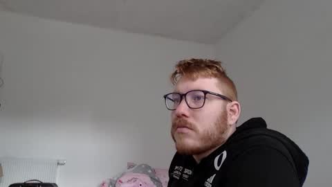 Snapshot of sklave_s chatting on 01.31.25 sklave_s online show from 01.31.25