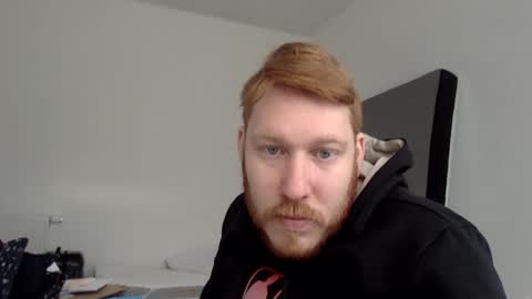 Snapshot of sklave_s chatting on 02.14.25 sklave_s online show from 02.14.25