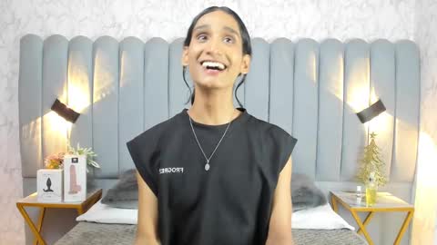 Snapshot of sky_fox_1 chatting on 12.22.24 STIVEN online show from 12.22.24