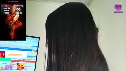 skye moore online show from 11.12.25