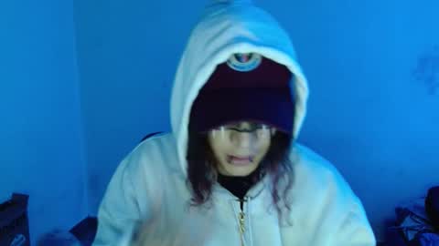 Snapshot of skykar chatting on 02.02.25 reep online show from 02.02.25
