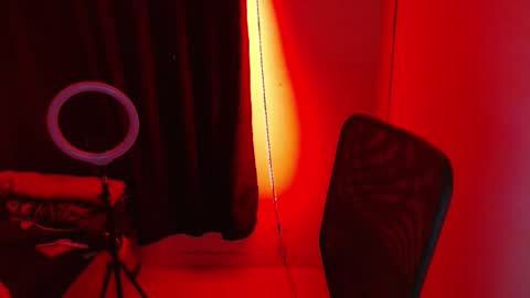 Snapshot of skykar chatting on 09.25.25 reep online show from 09.25.25