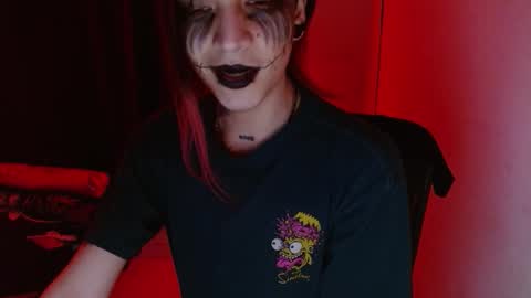 Snapshot of skykar chatting on 09.27.25 reep online show from 09.27.25