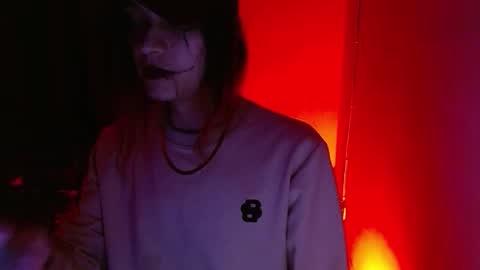 Snapshot of skykar chatting on 10.15.25 reep online show from 10.15.25