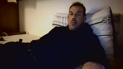 Snapshot of slevin1983 chatting on 02.26.25 slevin online show from 02.26.25